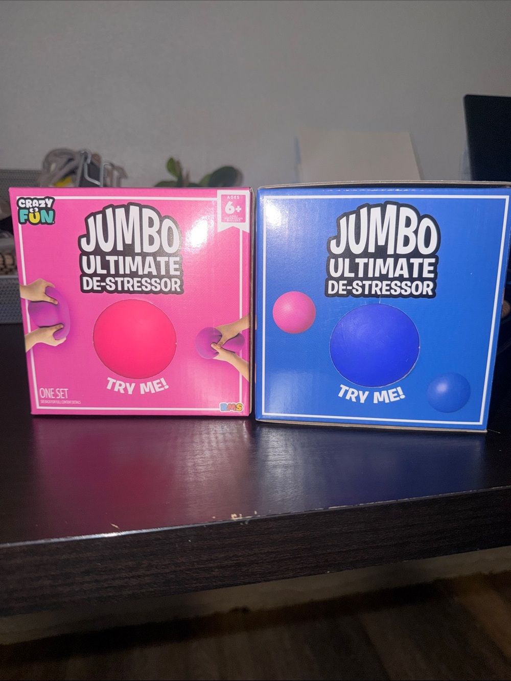 Jumbo Ultimate De-Stressor Balls - Pink & blue